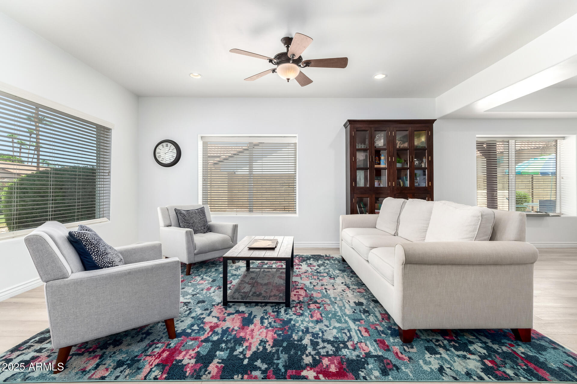 2863 E MALLORY Street