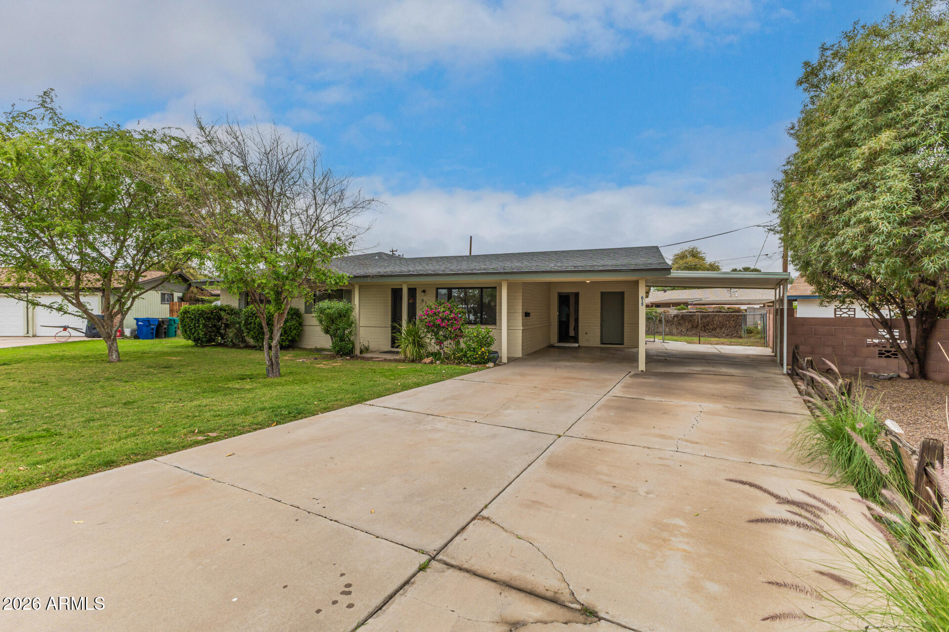 615 N FREESTONE Circle