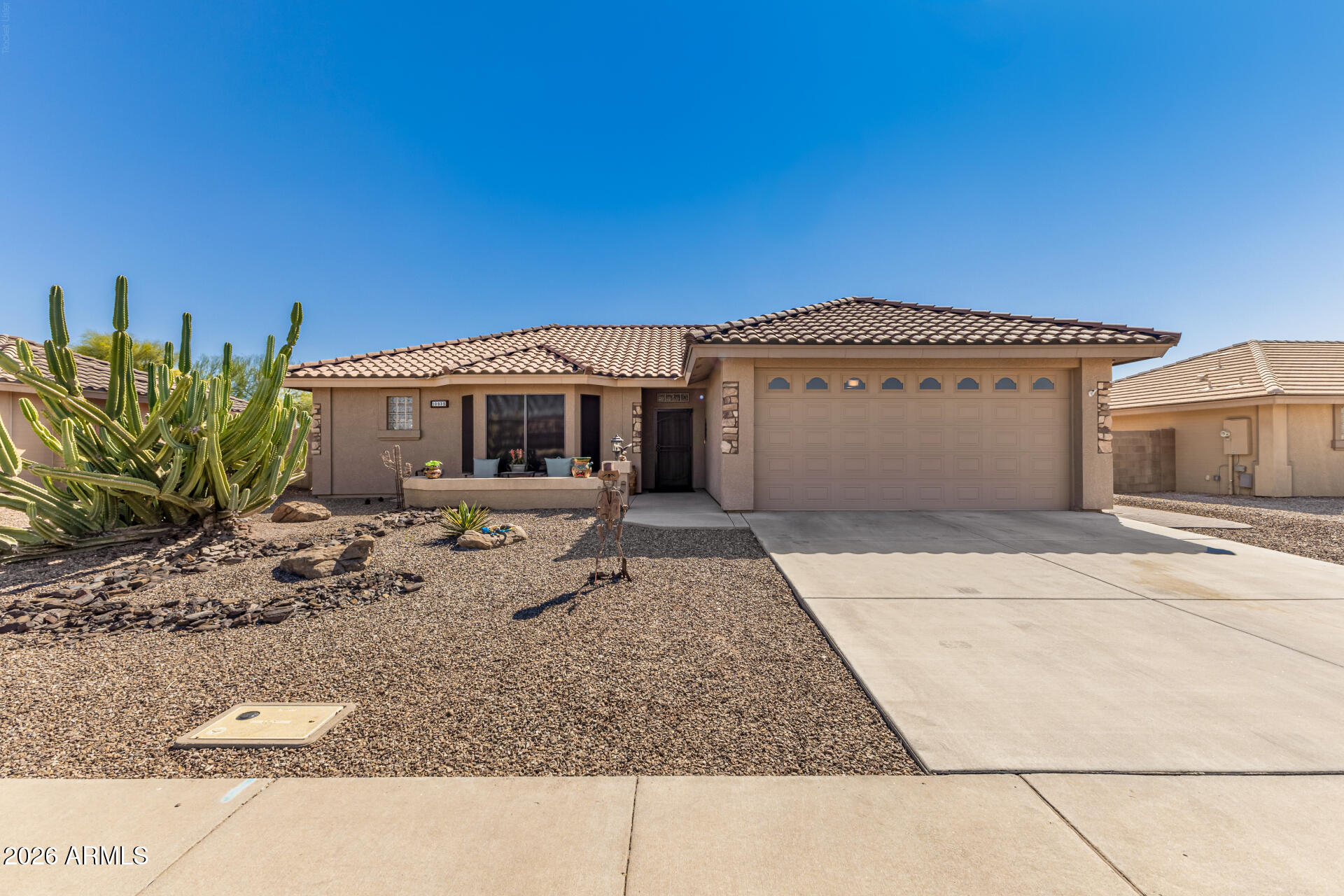 10935 E OLLA Avenue