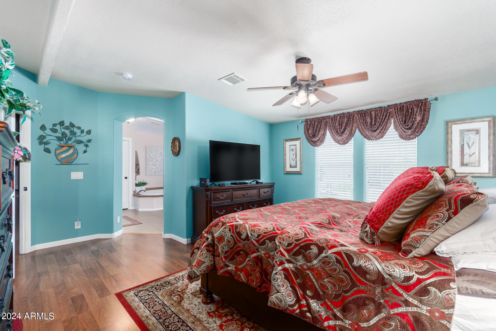 3301 S GOLDFIELD Road 4020