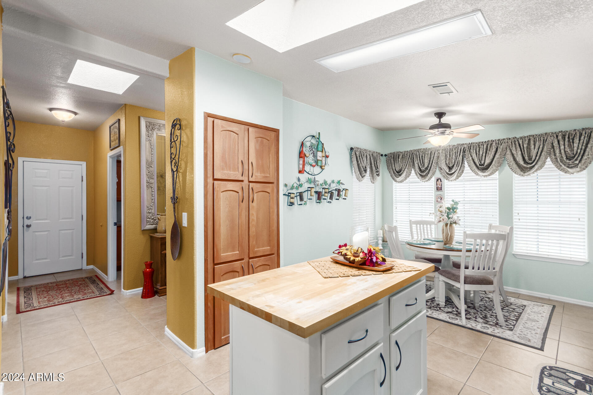 3301 S GOLDFIELD Road 4020
