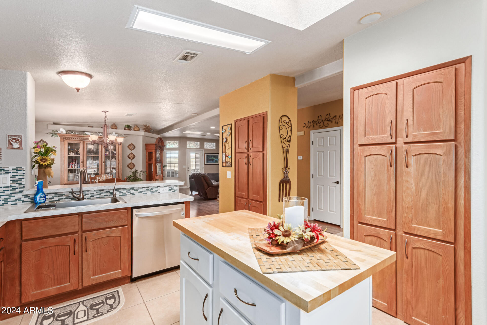 3301 S GOLDFIELD Road 4020