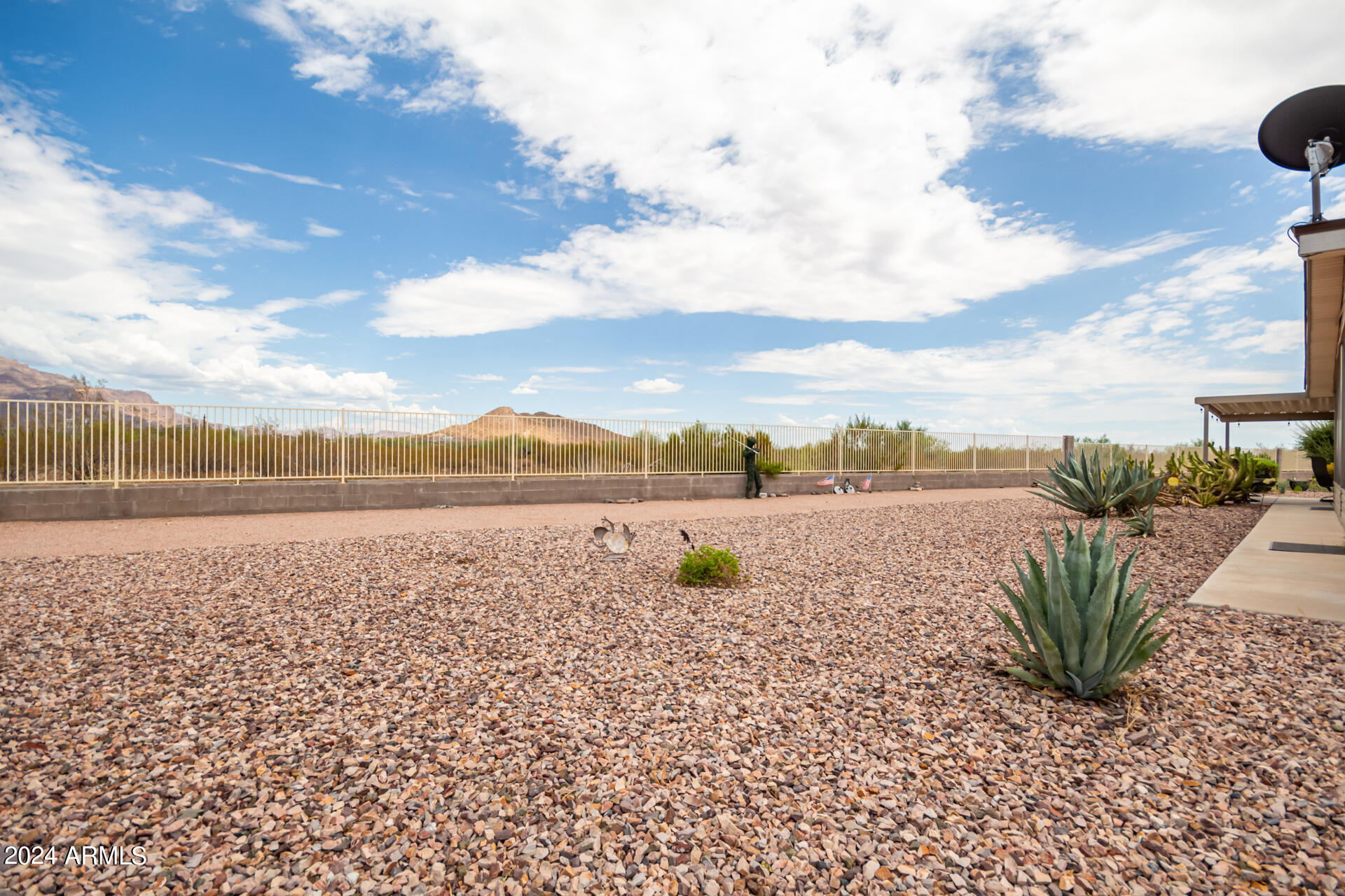 3301 S GOLDFIELD Road 4020
