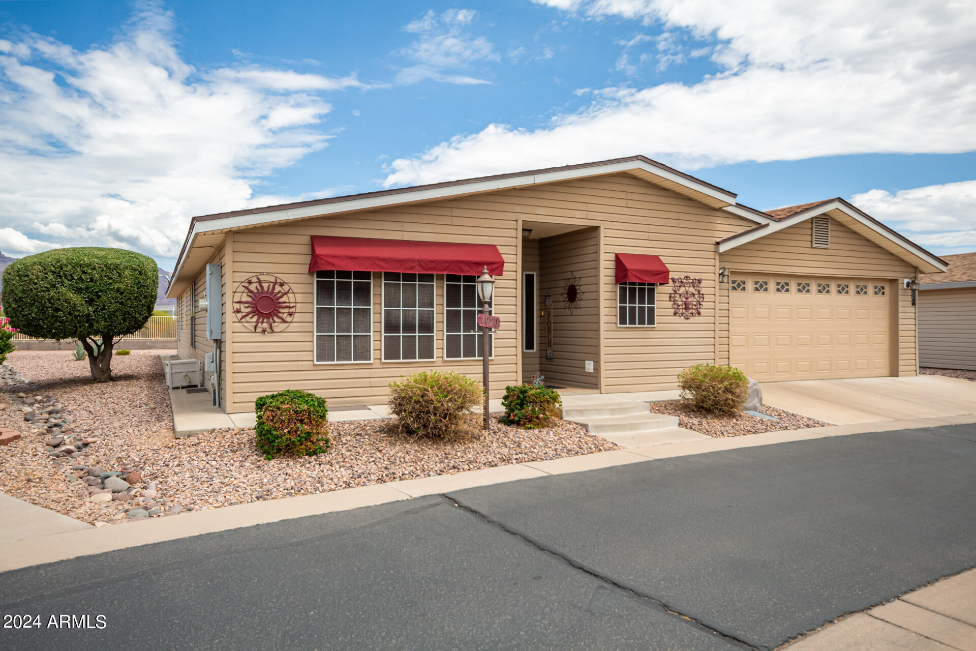 3301 S GOLDFIELD Road 4020