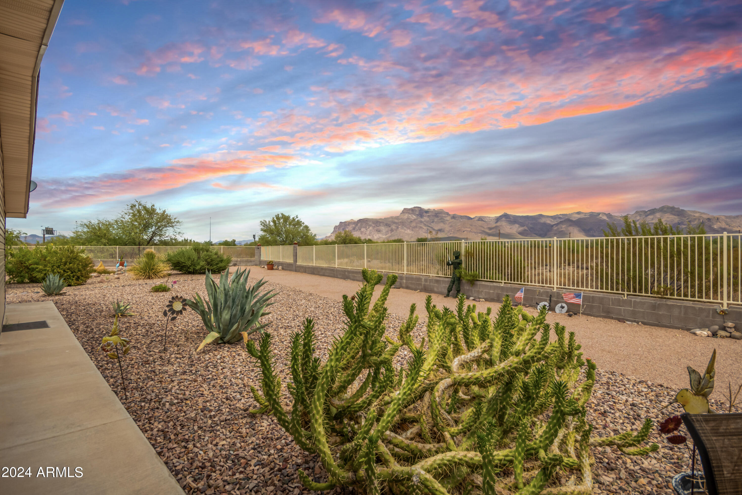 3301 S GOLDFIELD Road 4020