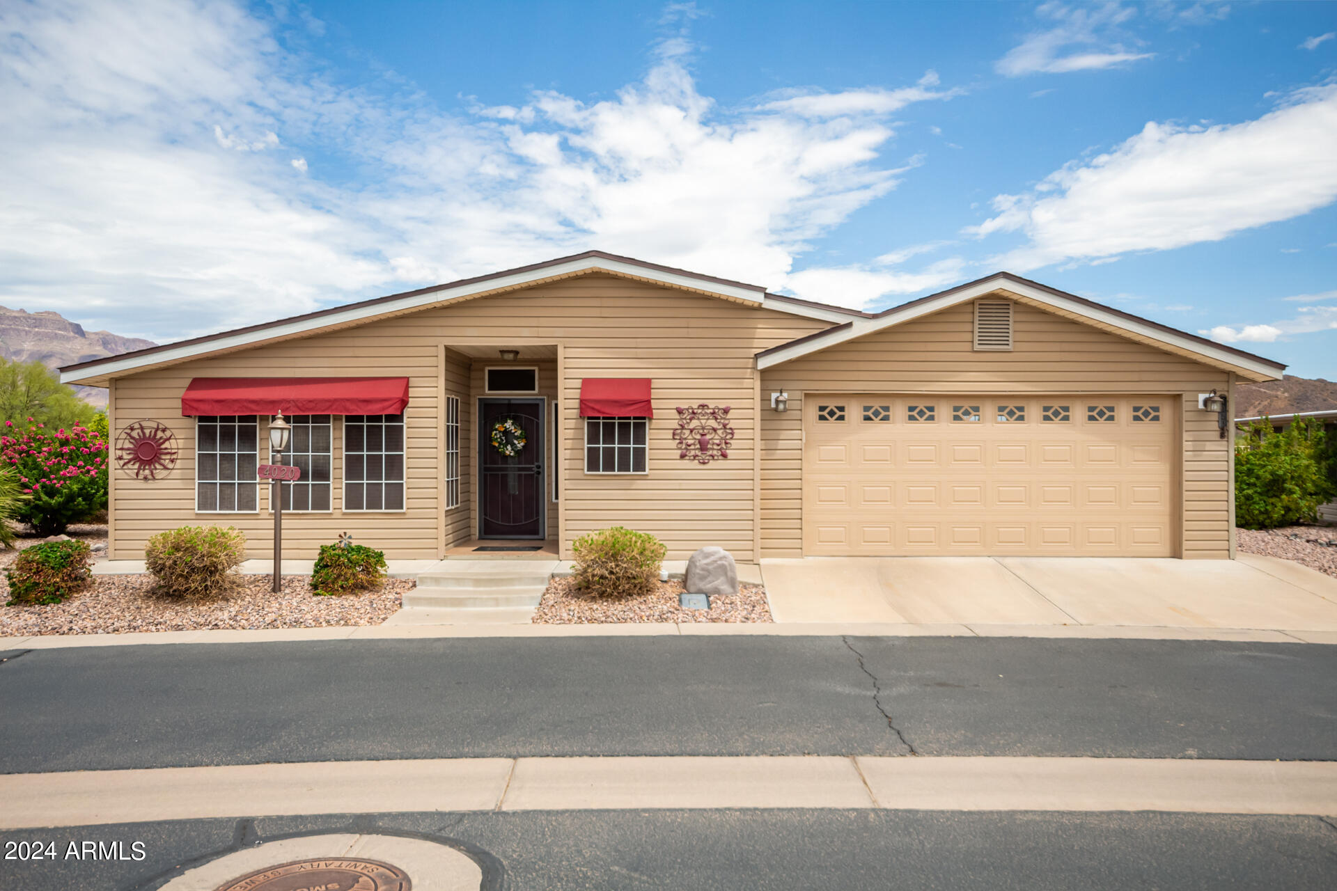 3301 S GOLDFIELD Road 4020