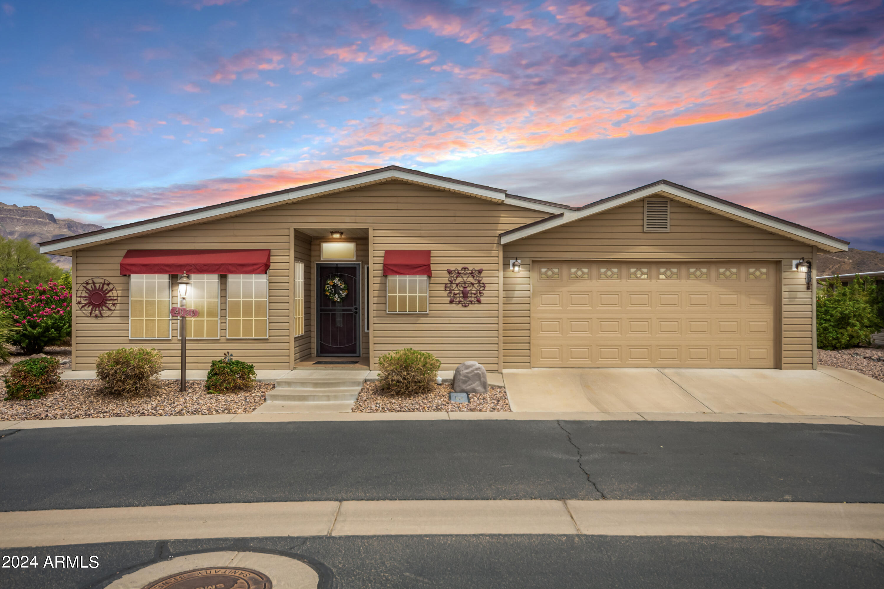 3301 S GOLDFIELD Road 4020