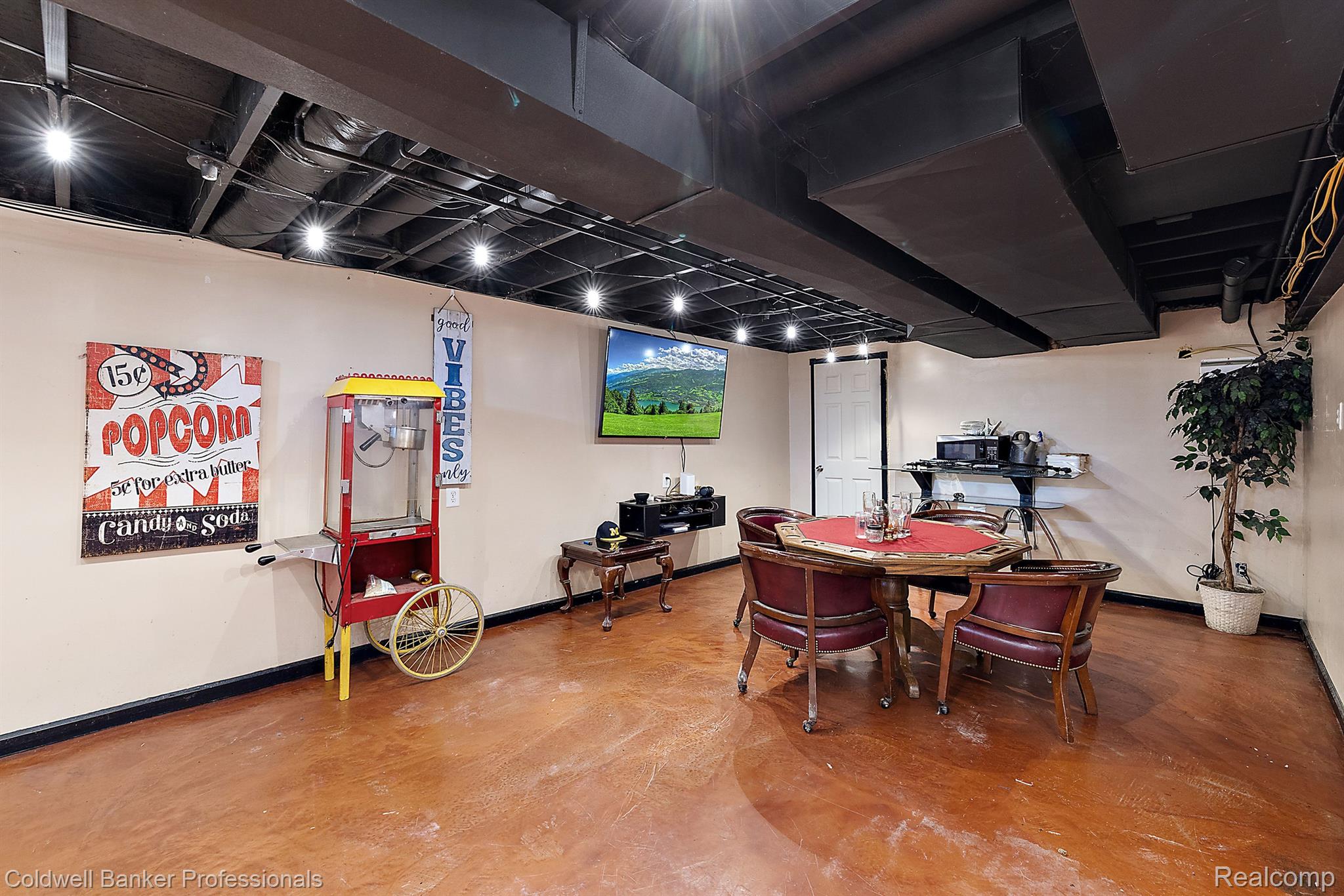 6571 MEADOWLARK Lane