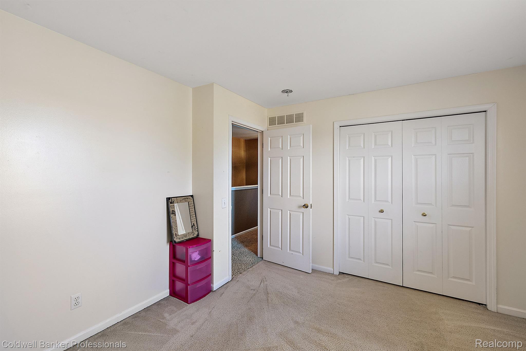 6571 MEADOWLARK Lane