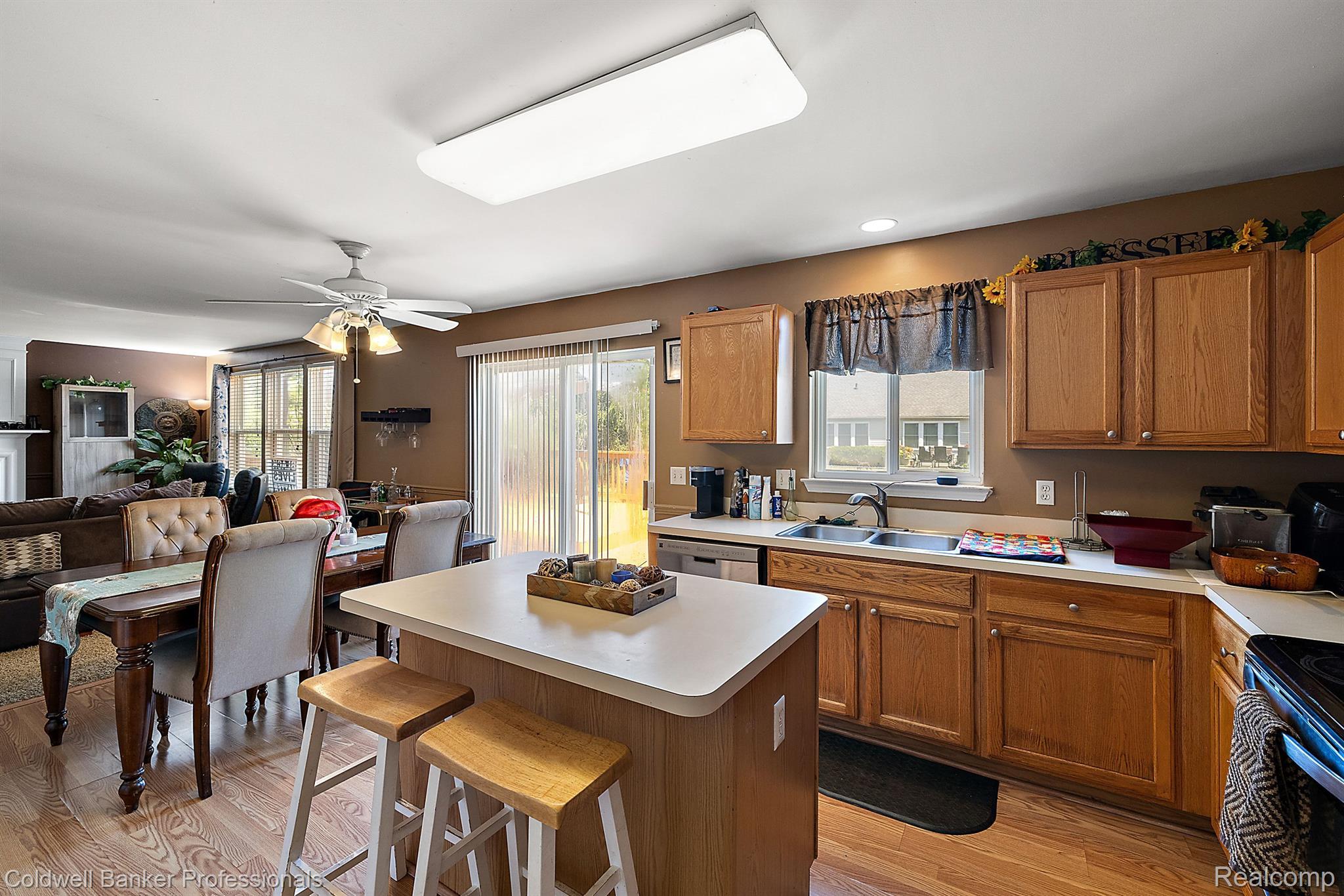 6571 MEADOWLARK Lane