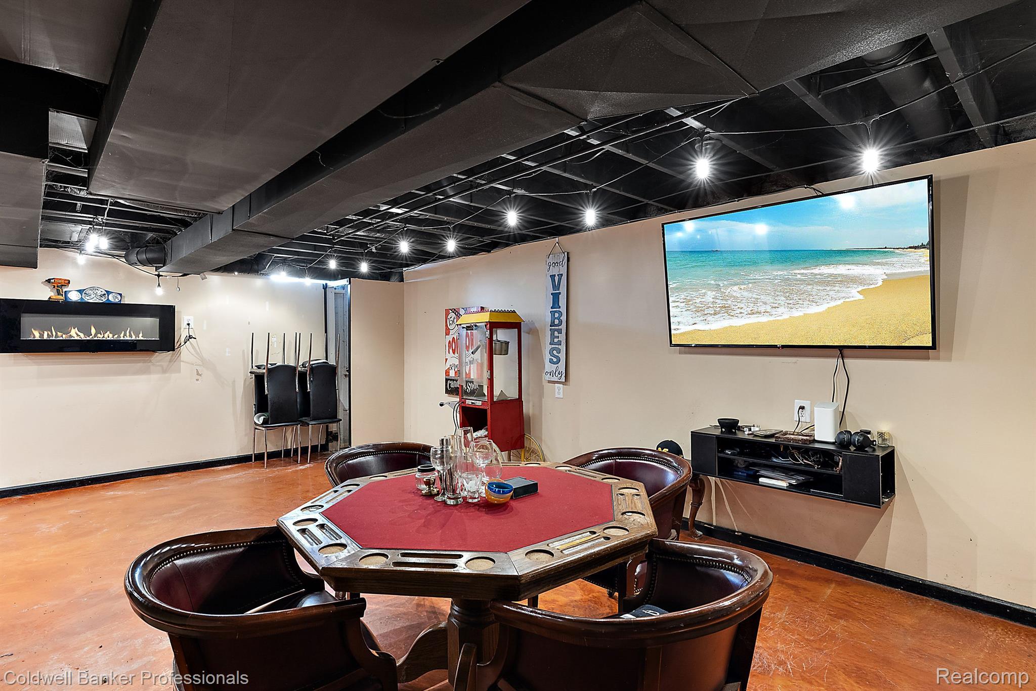 6571 MEADOWLARK Lane