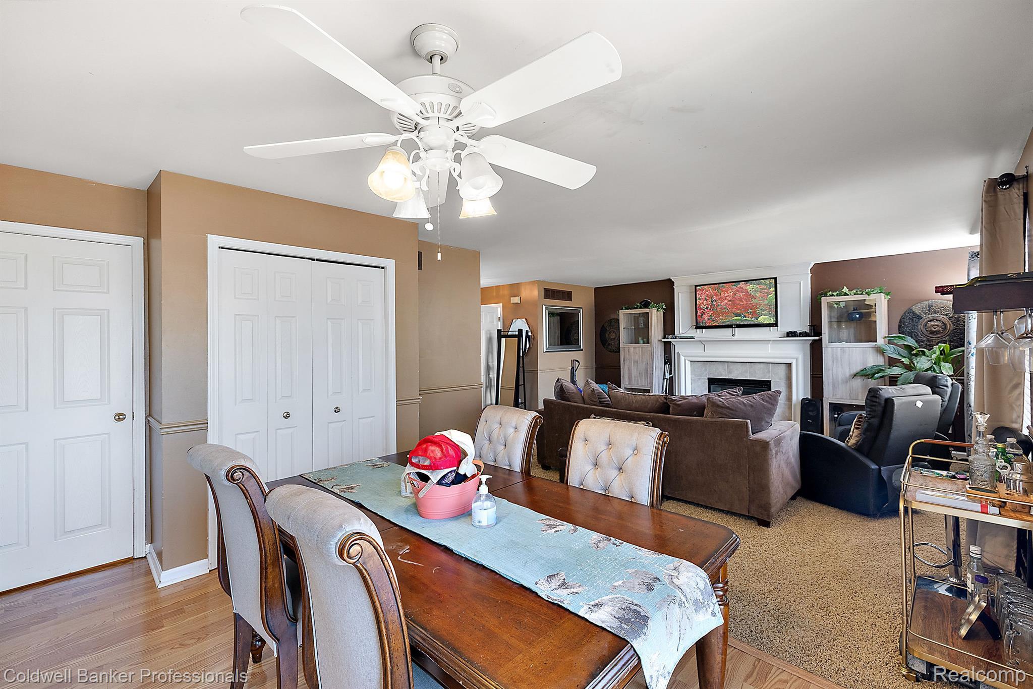 6571 MEADOWLARK Lane