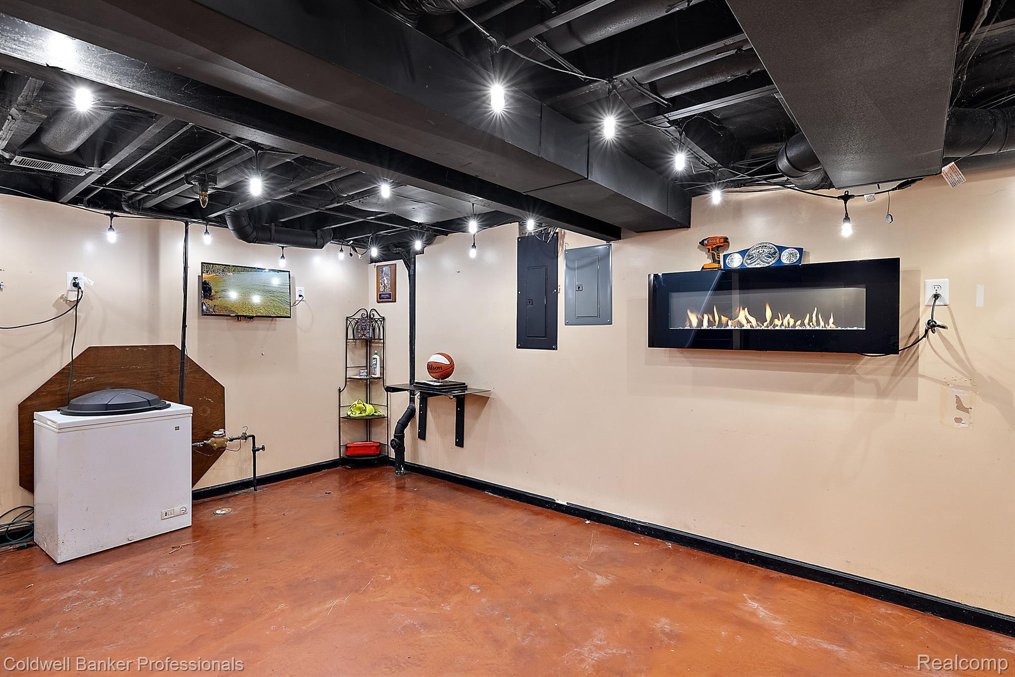 6571 MEADOWLARK Lane