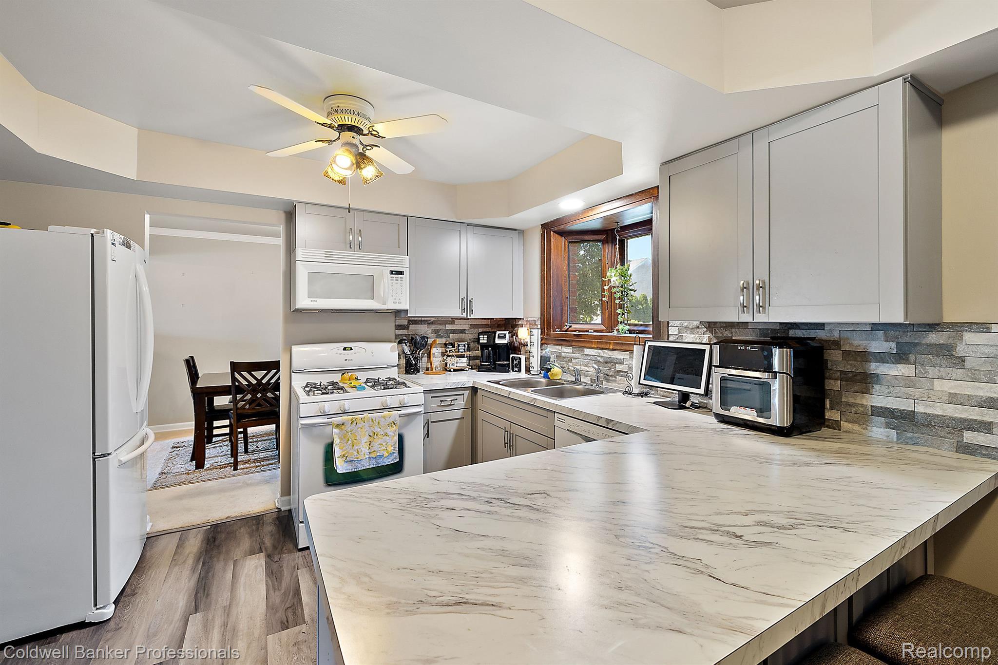 20644 MAPLEWOOD Court