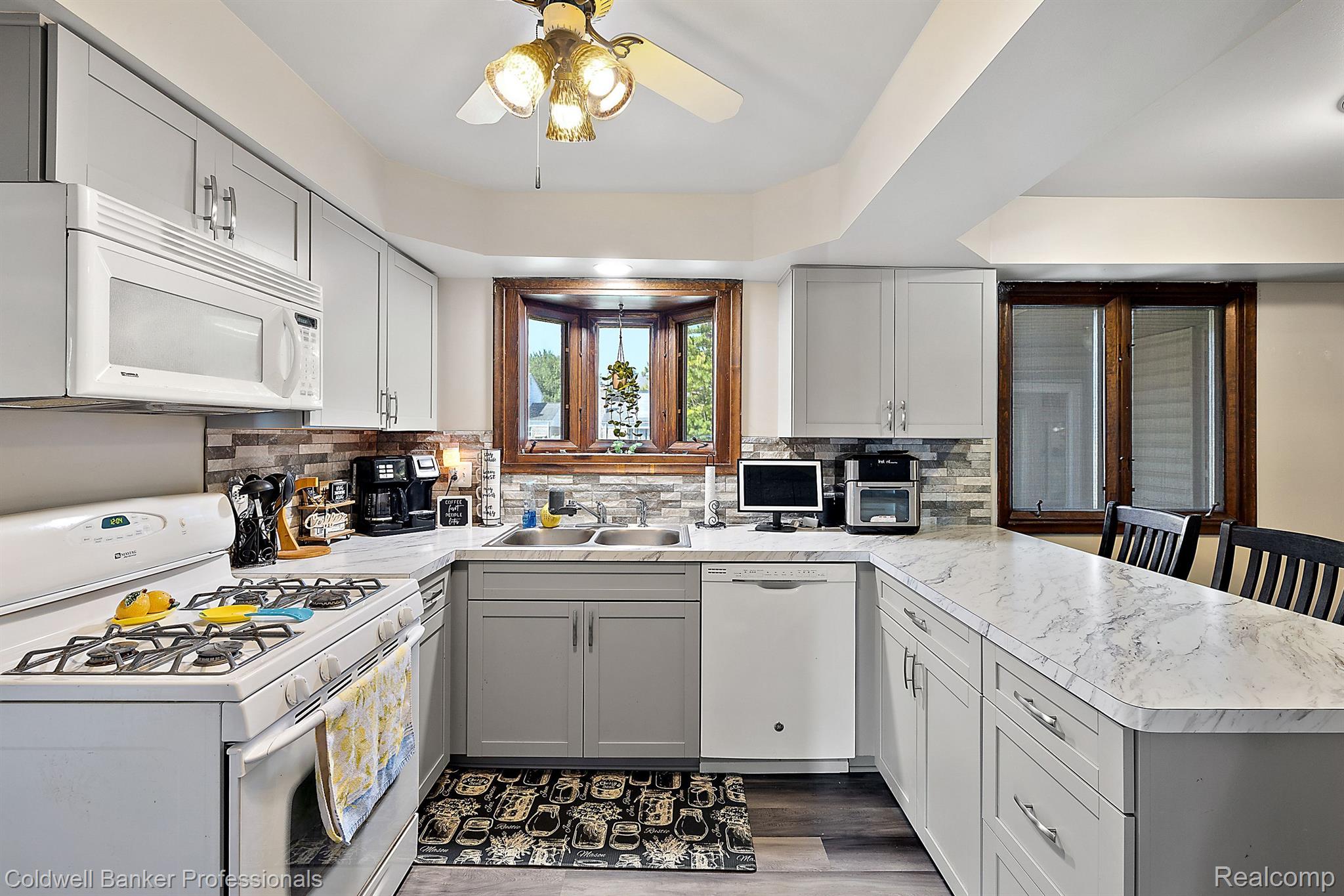 20644 MAPLEWOOD Court