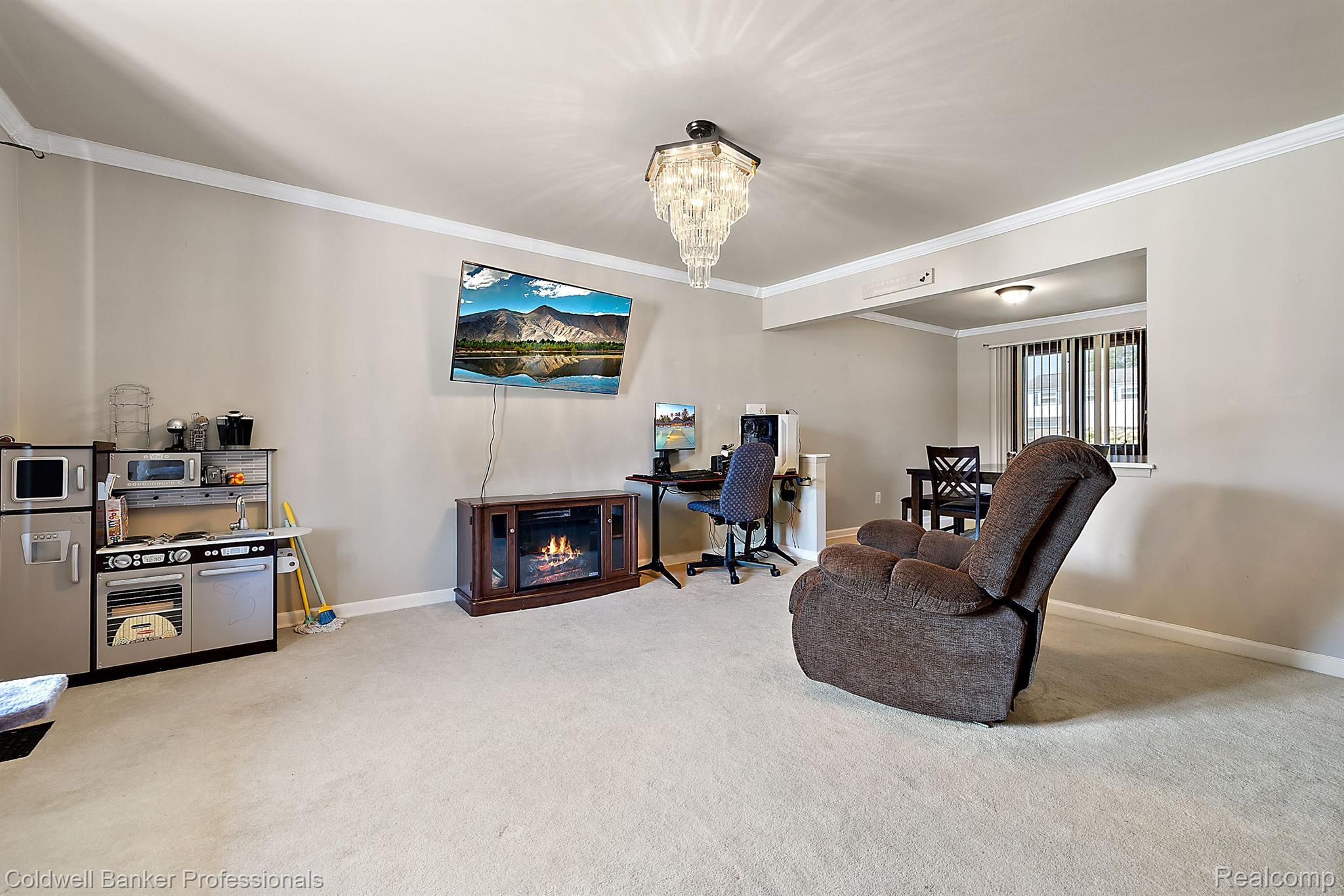 20644 MAPLEWOOD Court