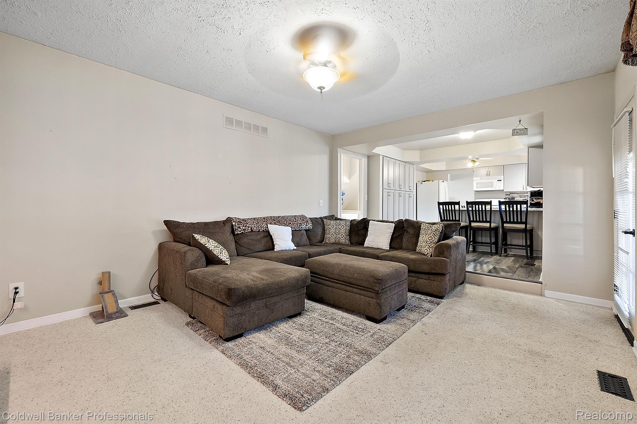 20644 MAPLEWOOD Court