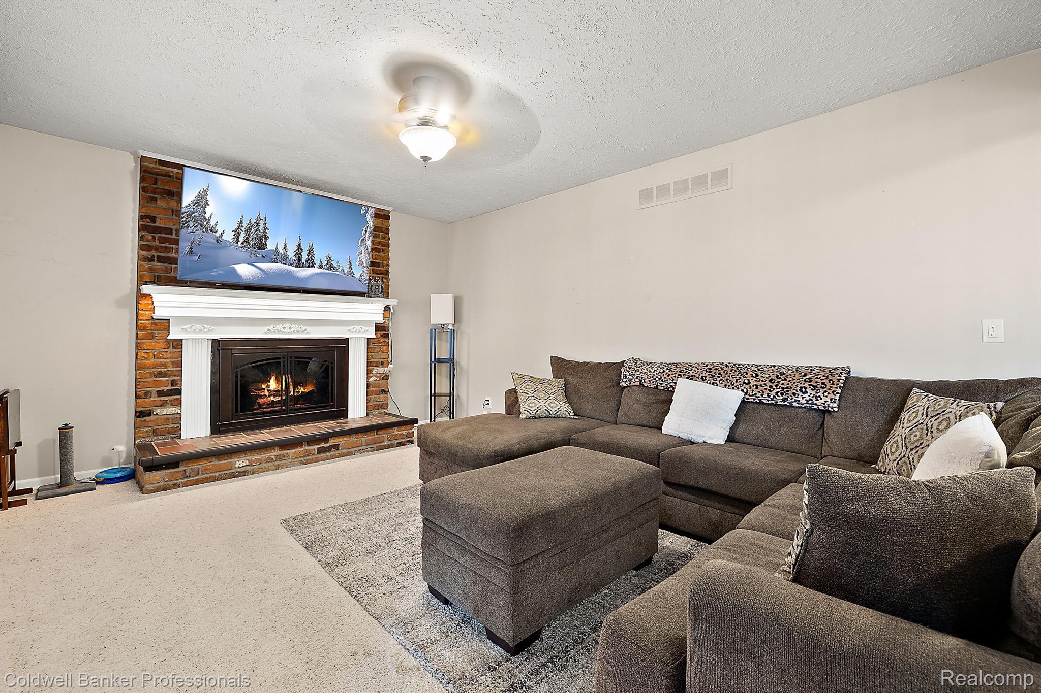 20644 MAPLEWOOD Court