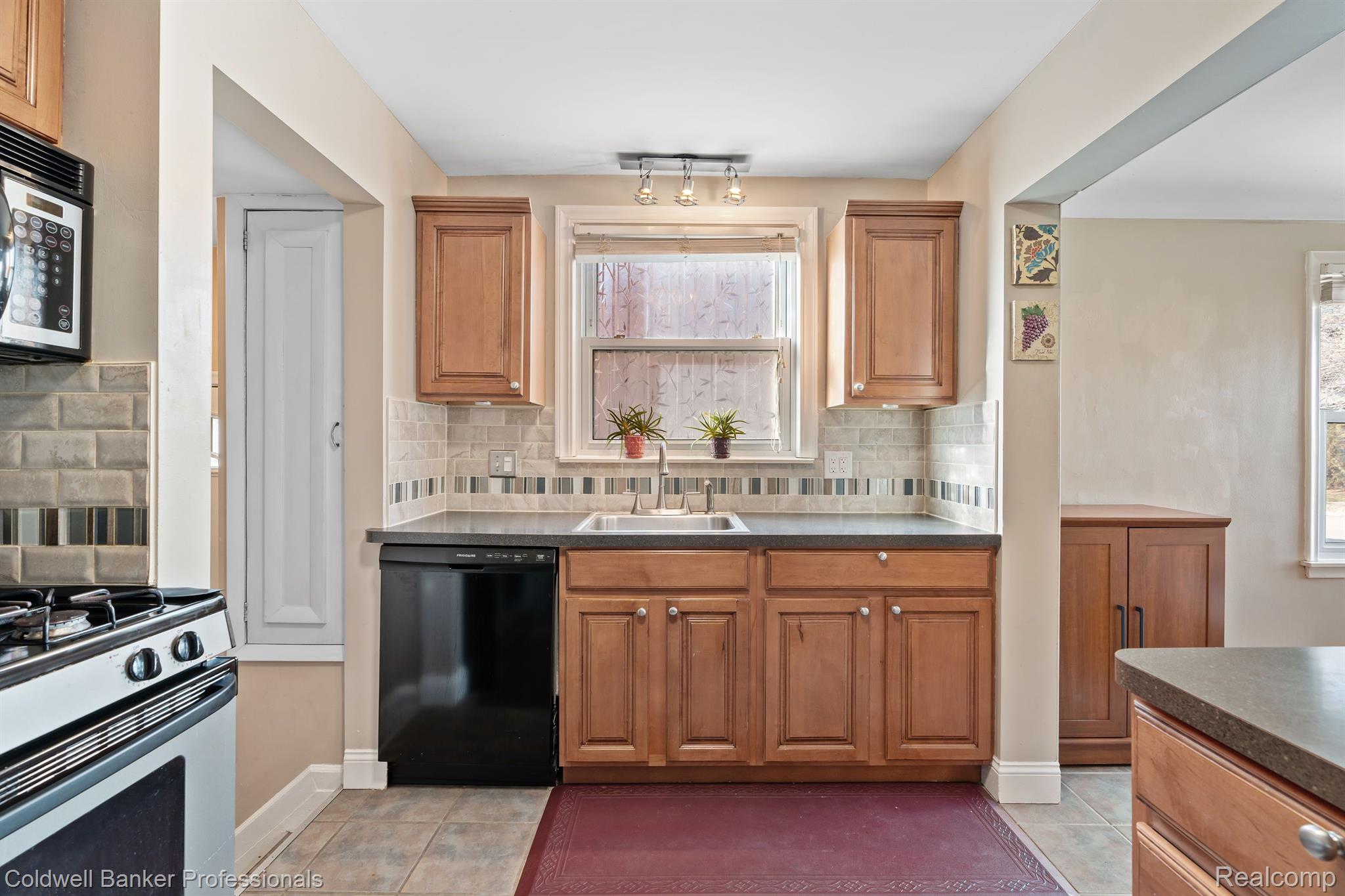 14837 ANGELIQUE Avenue