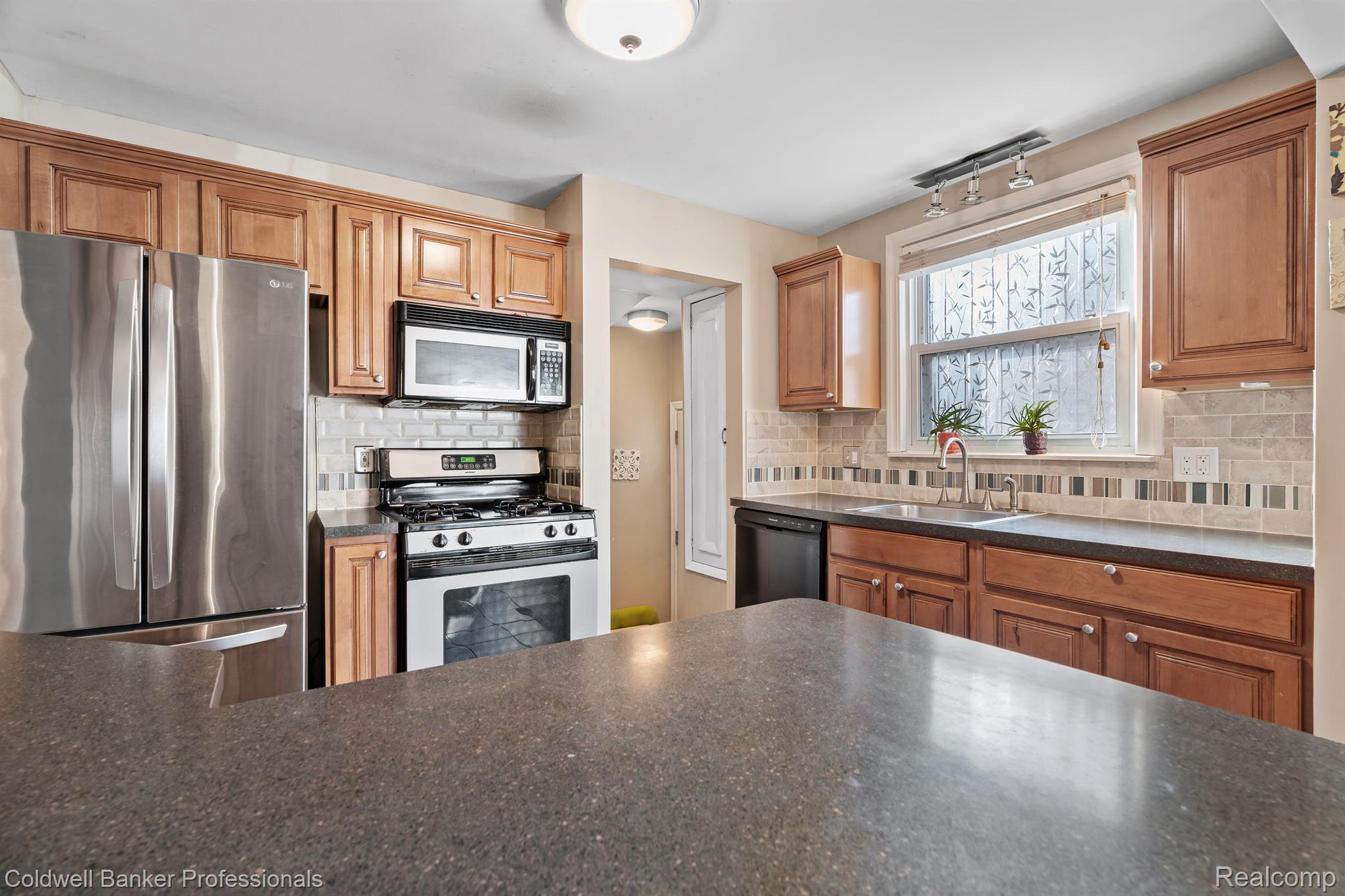 14837 ANGELIQUE Avenue