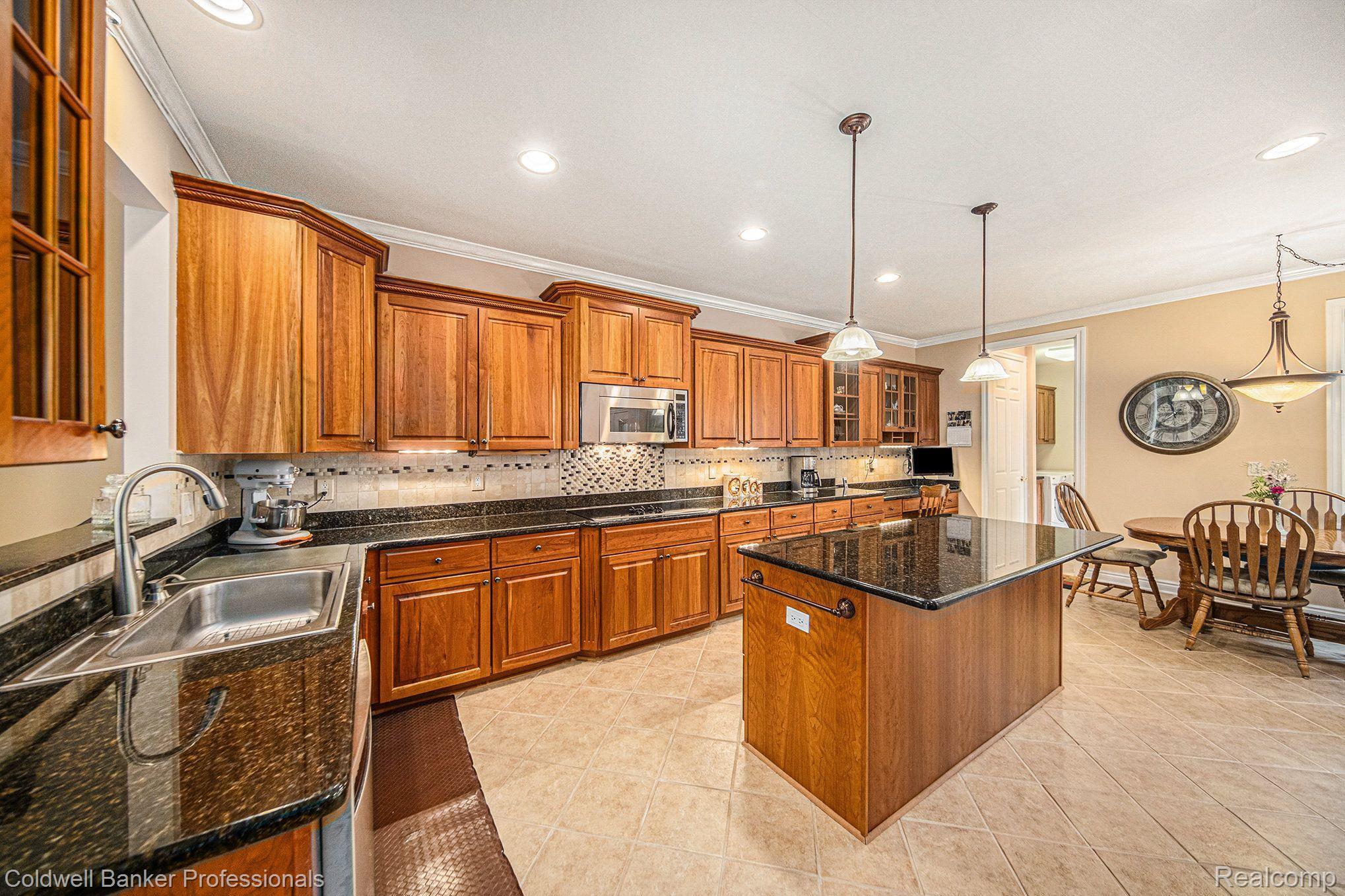 6530 ENCLAVE Drive