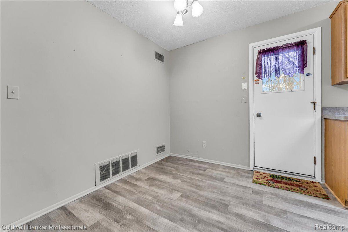 2697 LITTLETELL Avenue