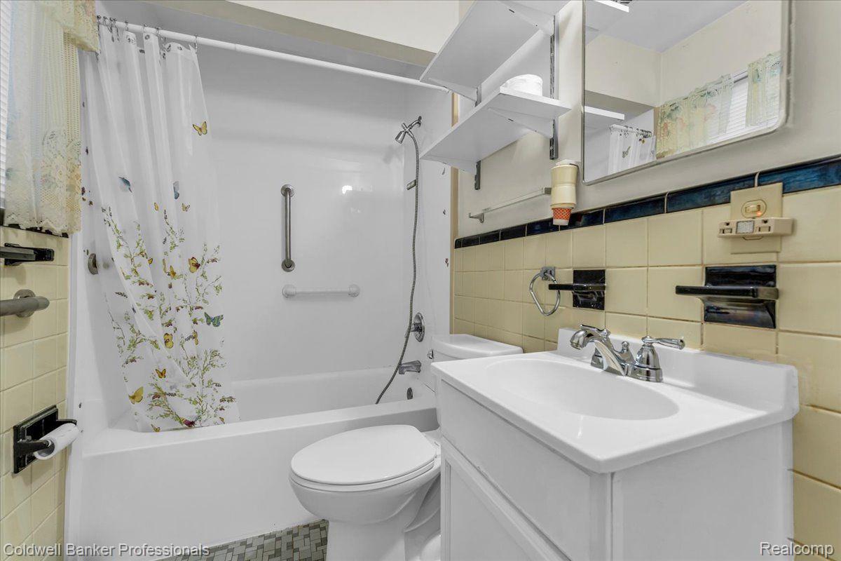 2697 LITTLETELL Avenue