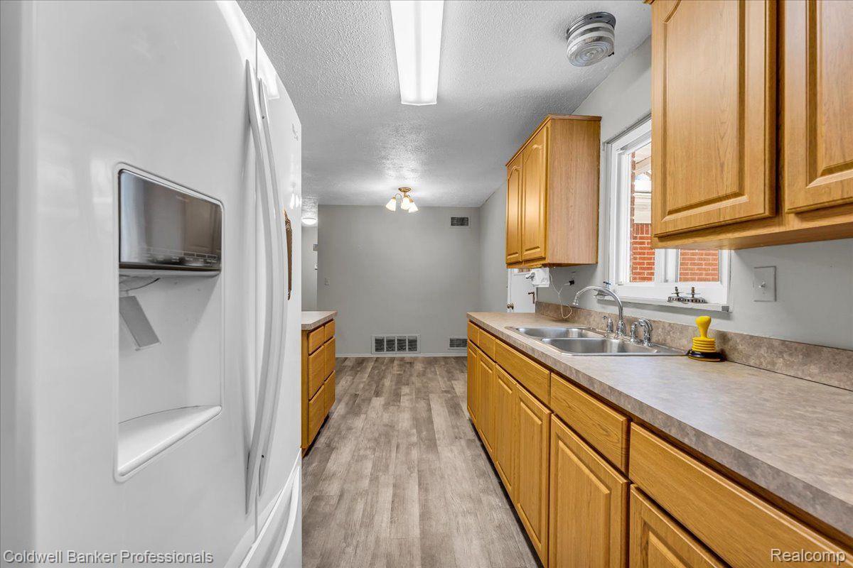 2697 LITTLETELL Avenue