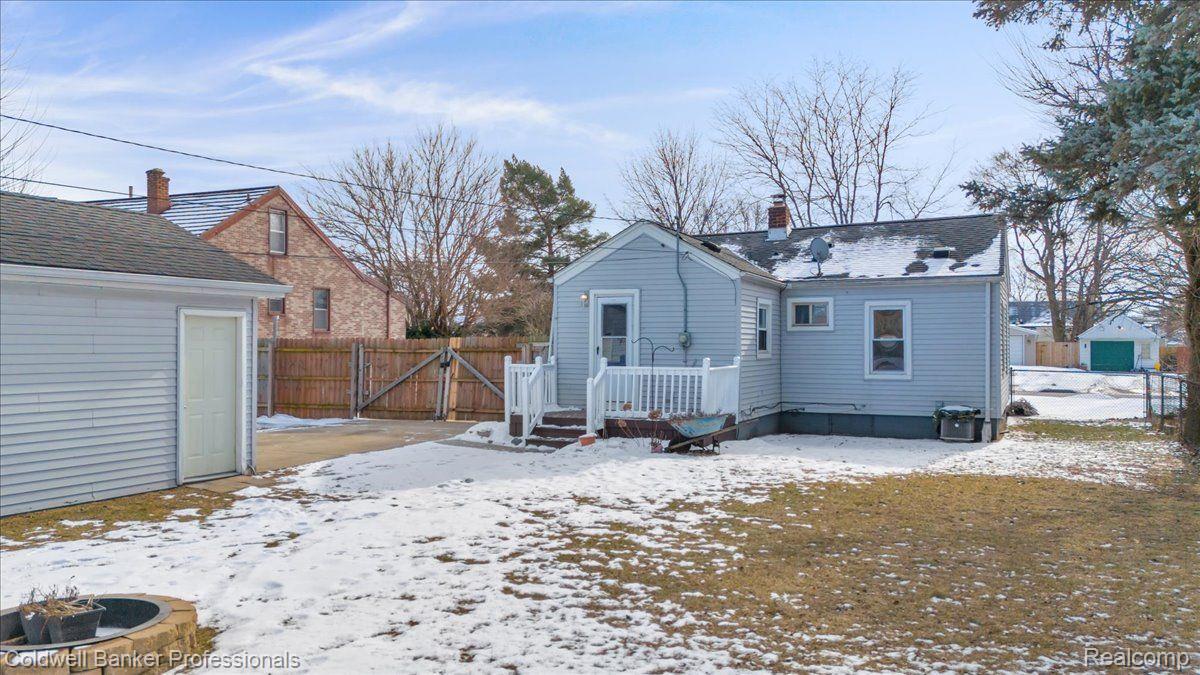 31212 BIRCHLAWN Street