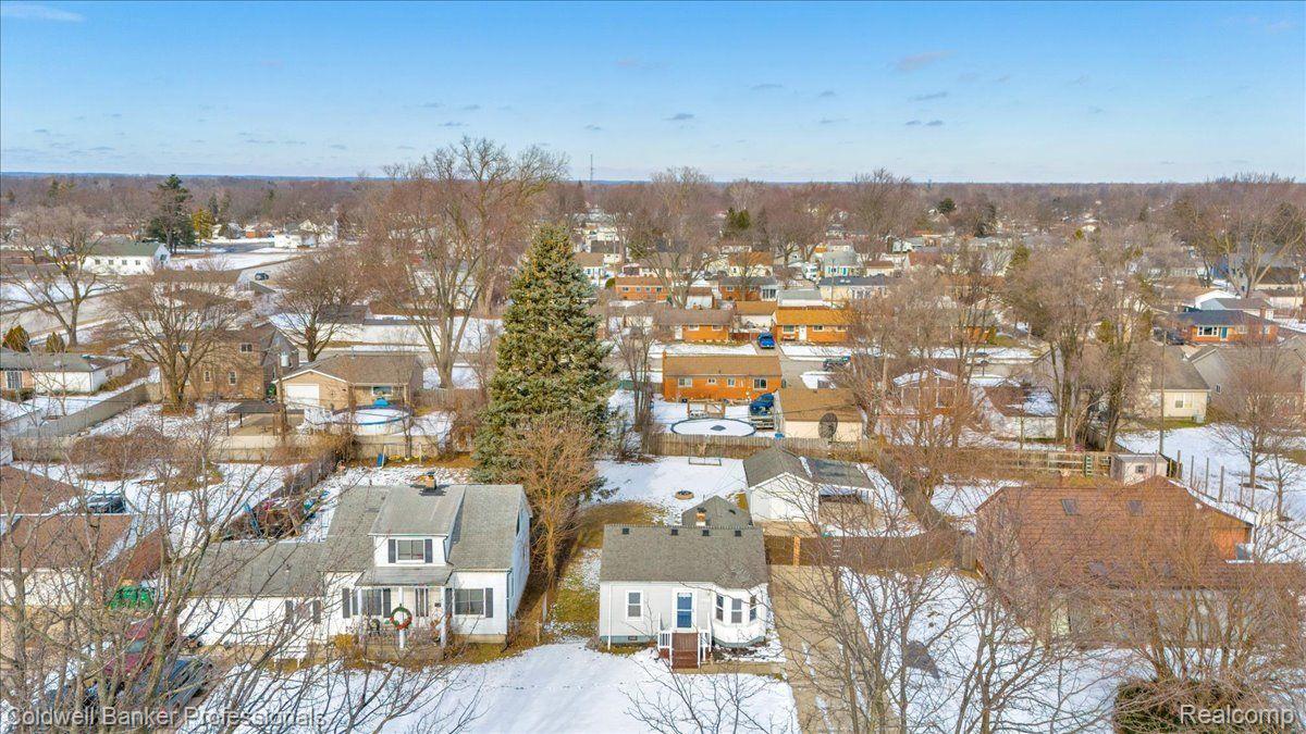 31212 BIRCHLAWN Street