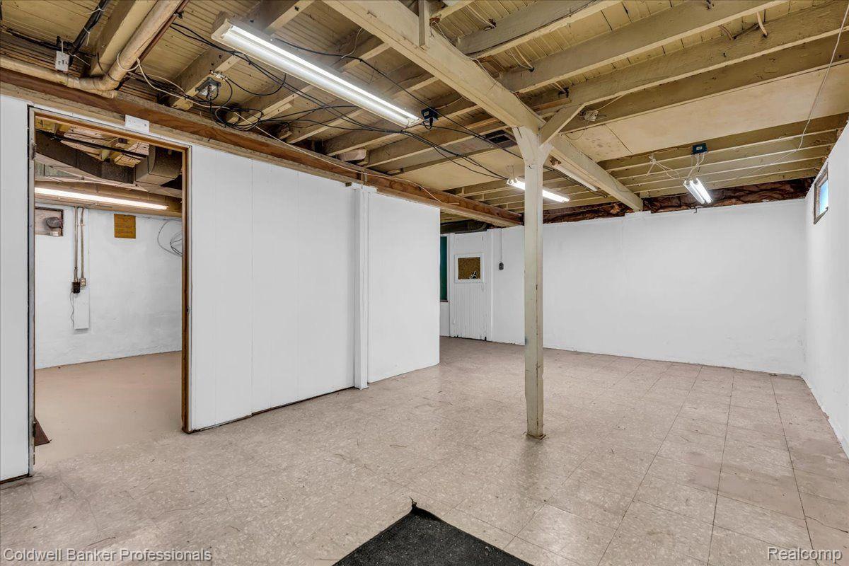 14920 FLANDERS Street