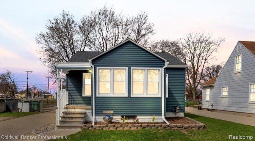 14920 FLANDERS Street