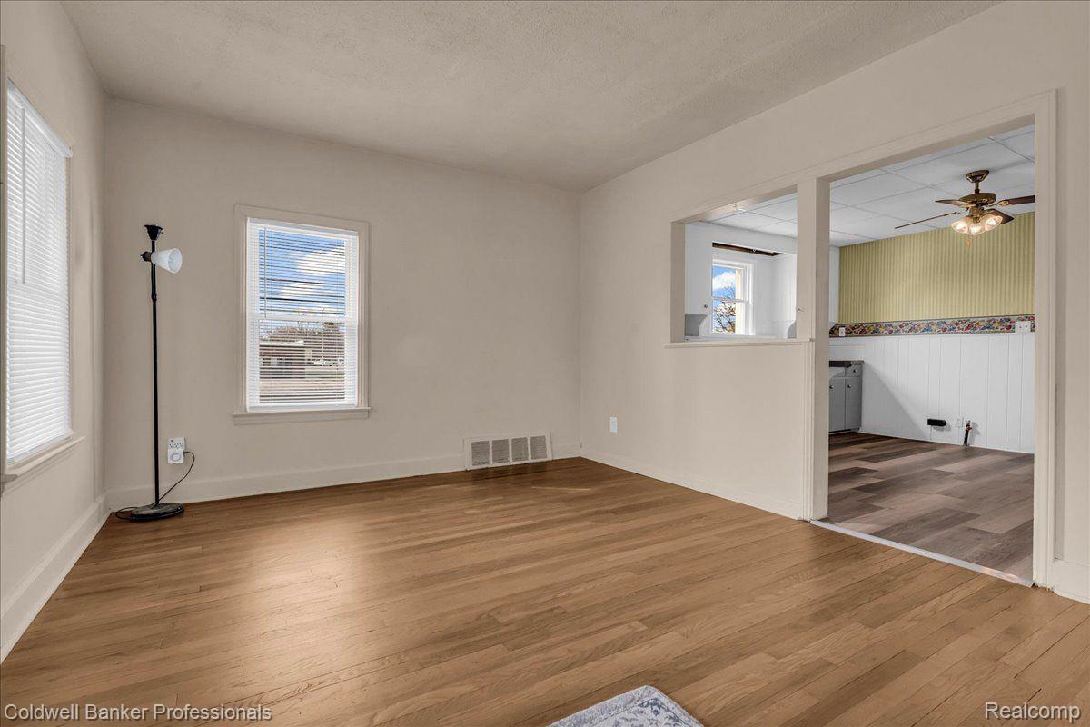 14920 FLANDERS Street