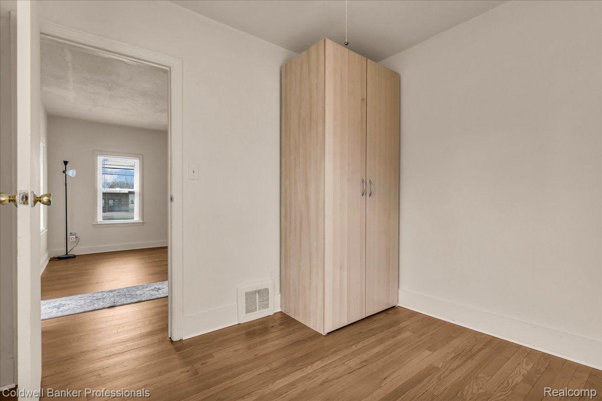 14920 FLANDERS Street