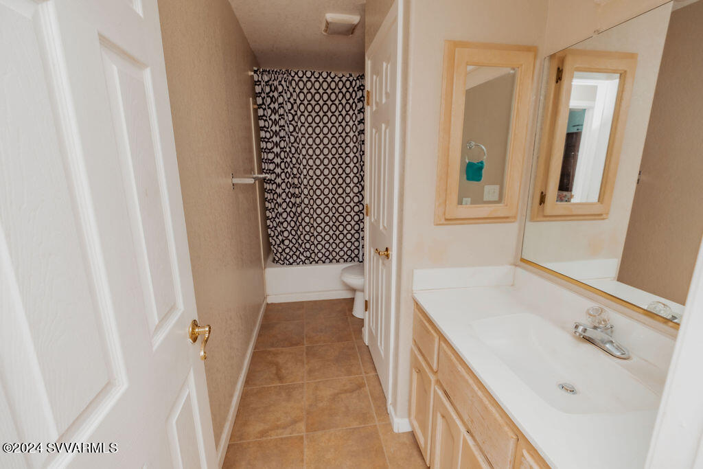 1516 S Gray Bar Drive