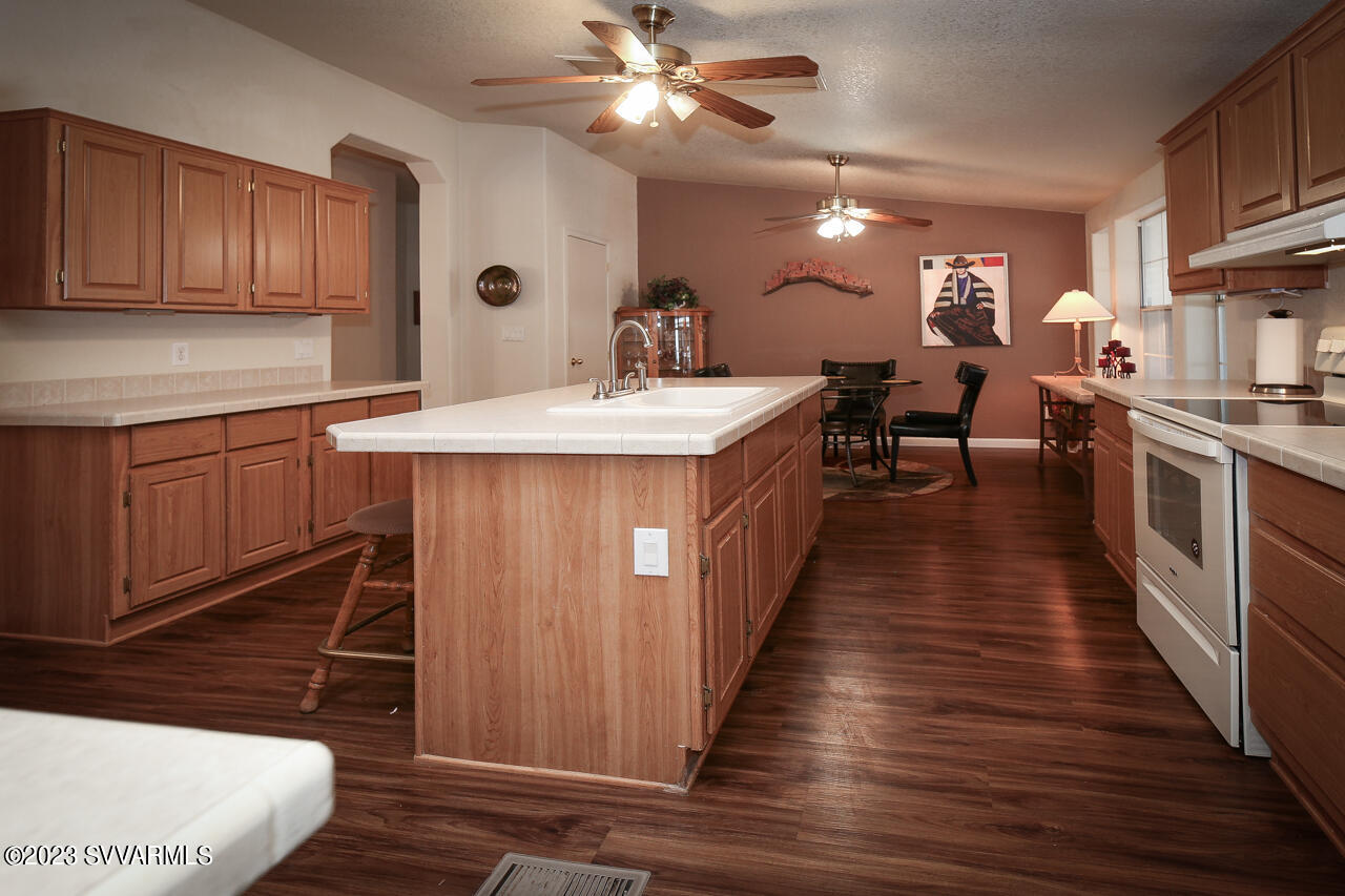 2050 W State Route 89a, 352