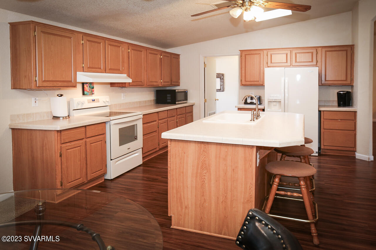 2050 W State Route 89a, 352