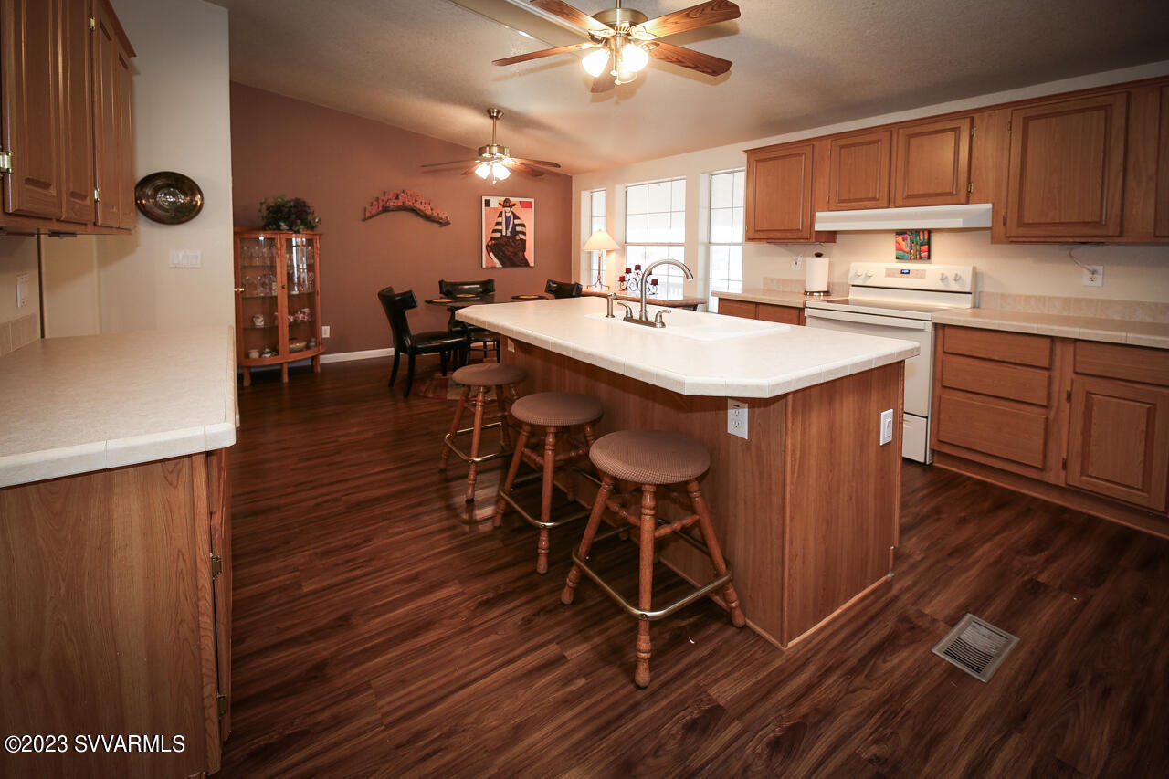 2050 W State Route 89a, 352