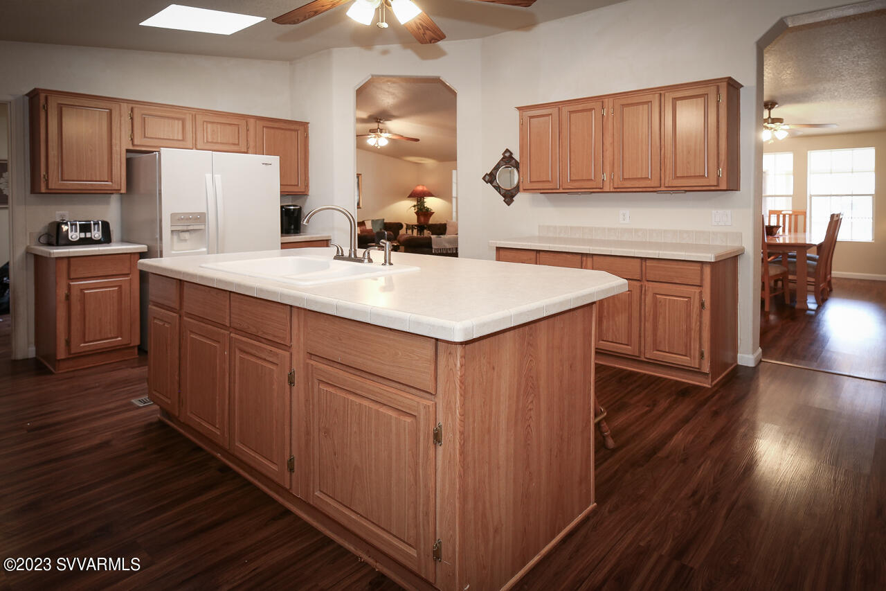 2050 W State Route 89a, 352