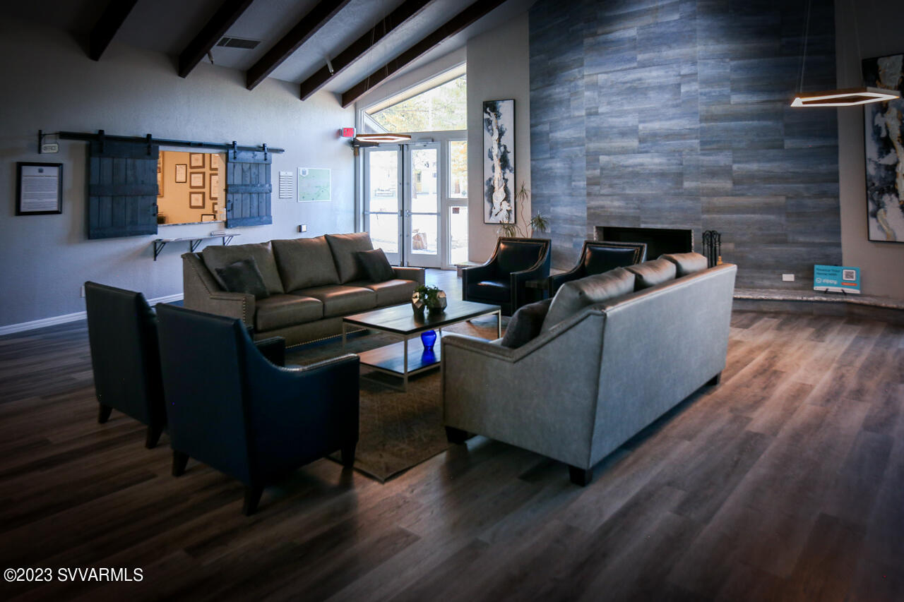 2050 W State Route 89a, 352