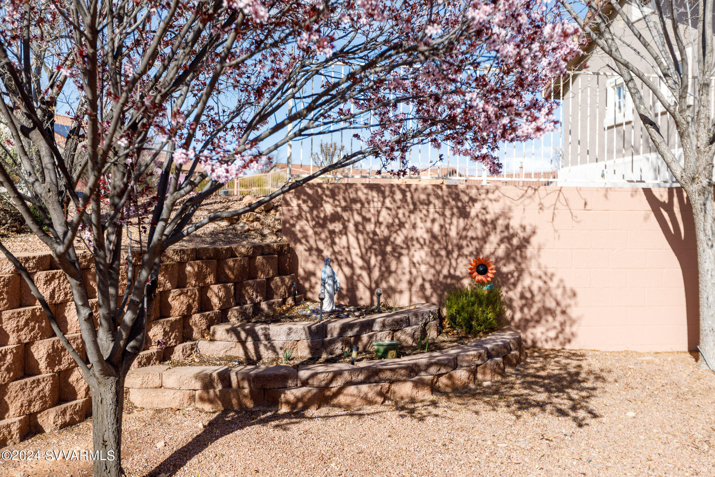 515 S Camino De Encanto