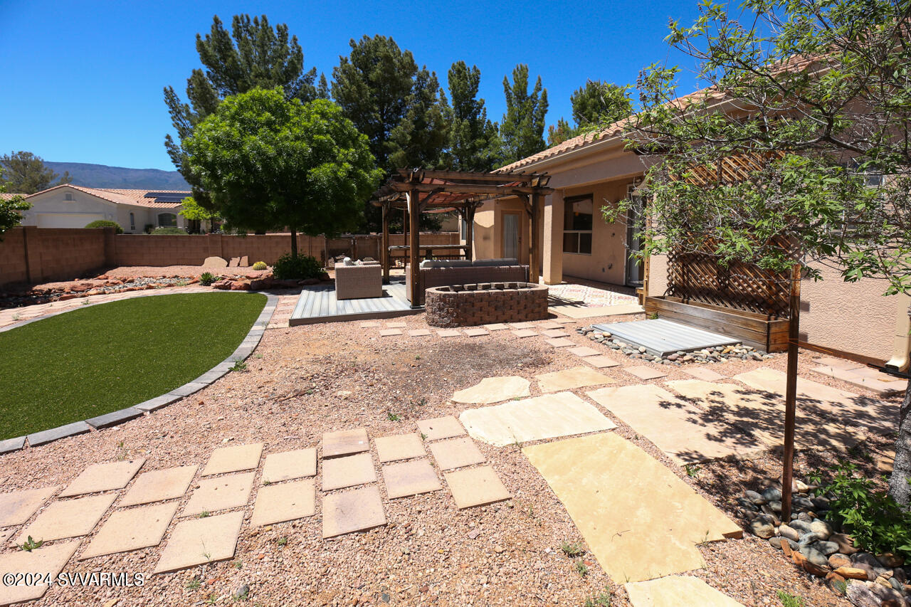 1305 E Crestview Drive