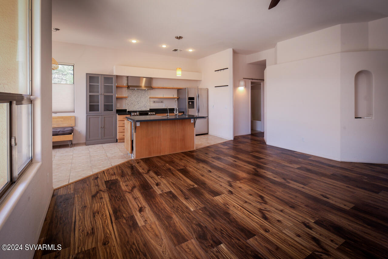 1305 E Crestview Drive