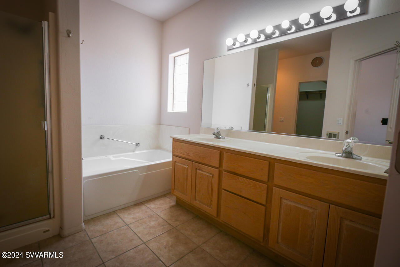 1305 E Crestview Drive