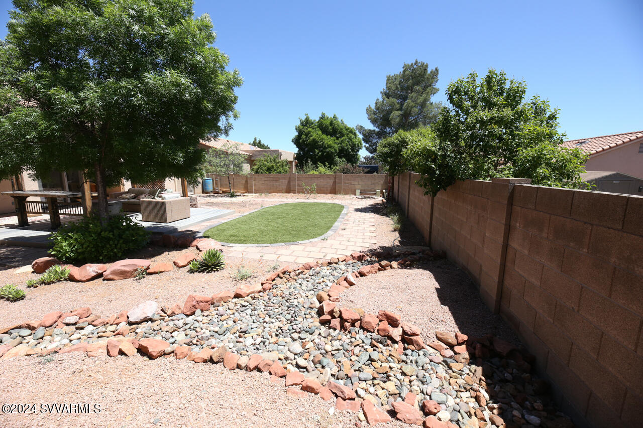 1305 E Crestview Drive