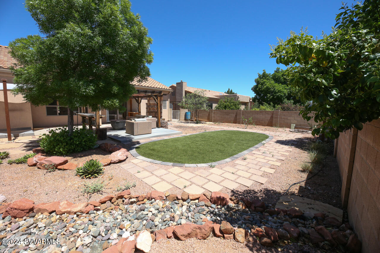 1305 E Crestview Drive