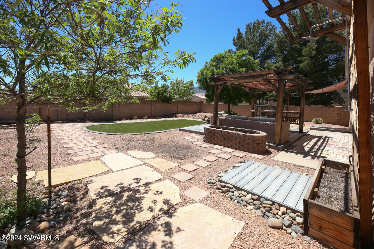 1305 E Crestview Drive