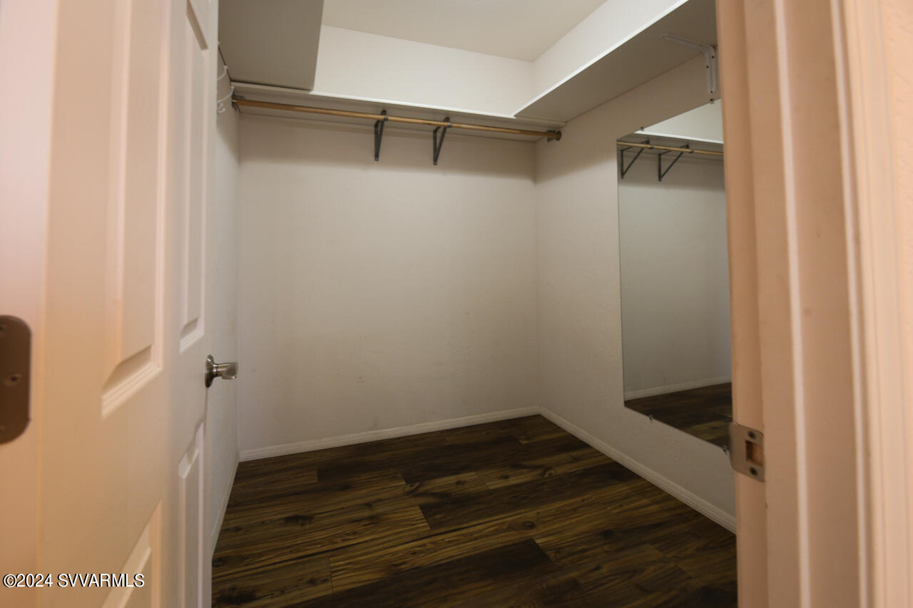 1305 E Crestview Drive