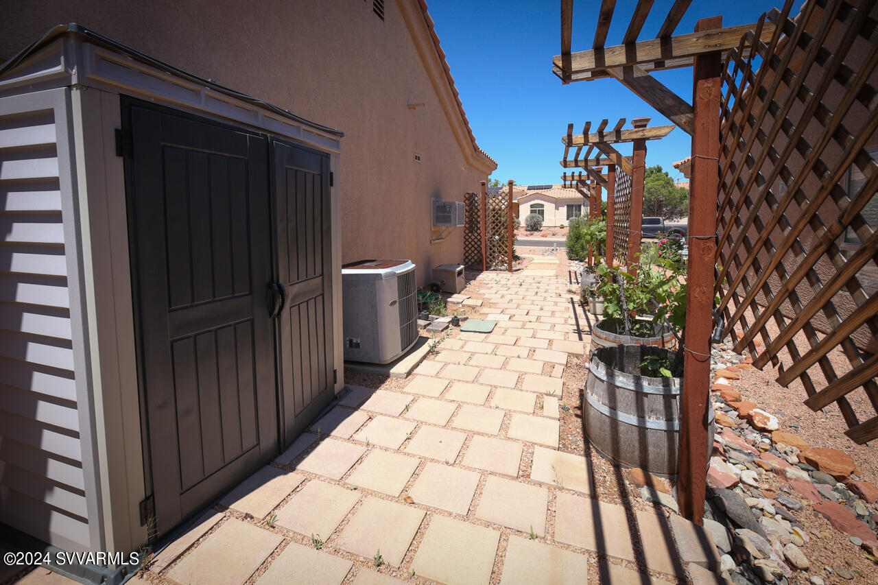 1305 E Crestview Drive