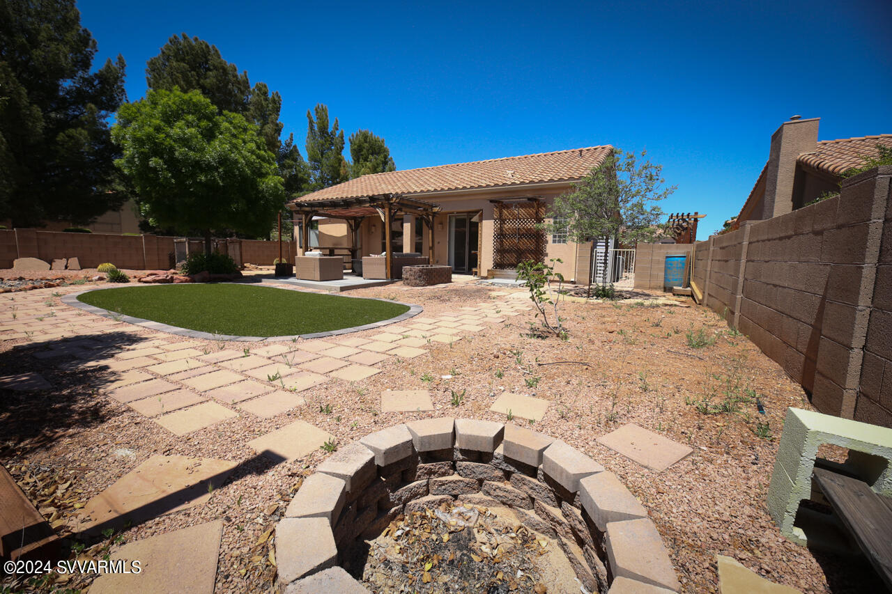 1305 E Crestview Drive